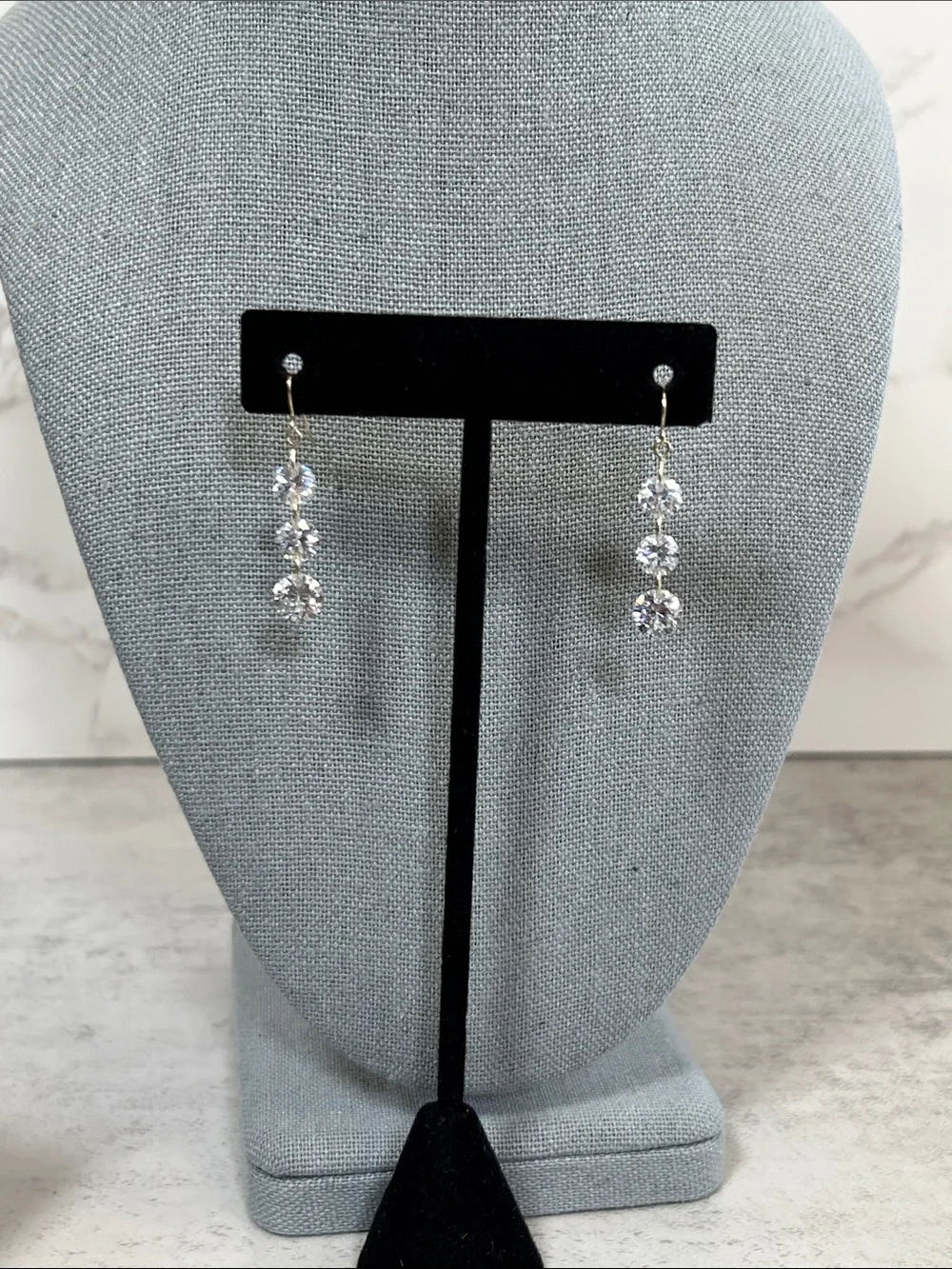 Exquisite 14k gold and incredible crystal Classic Three-Stone Drop Earrings
